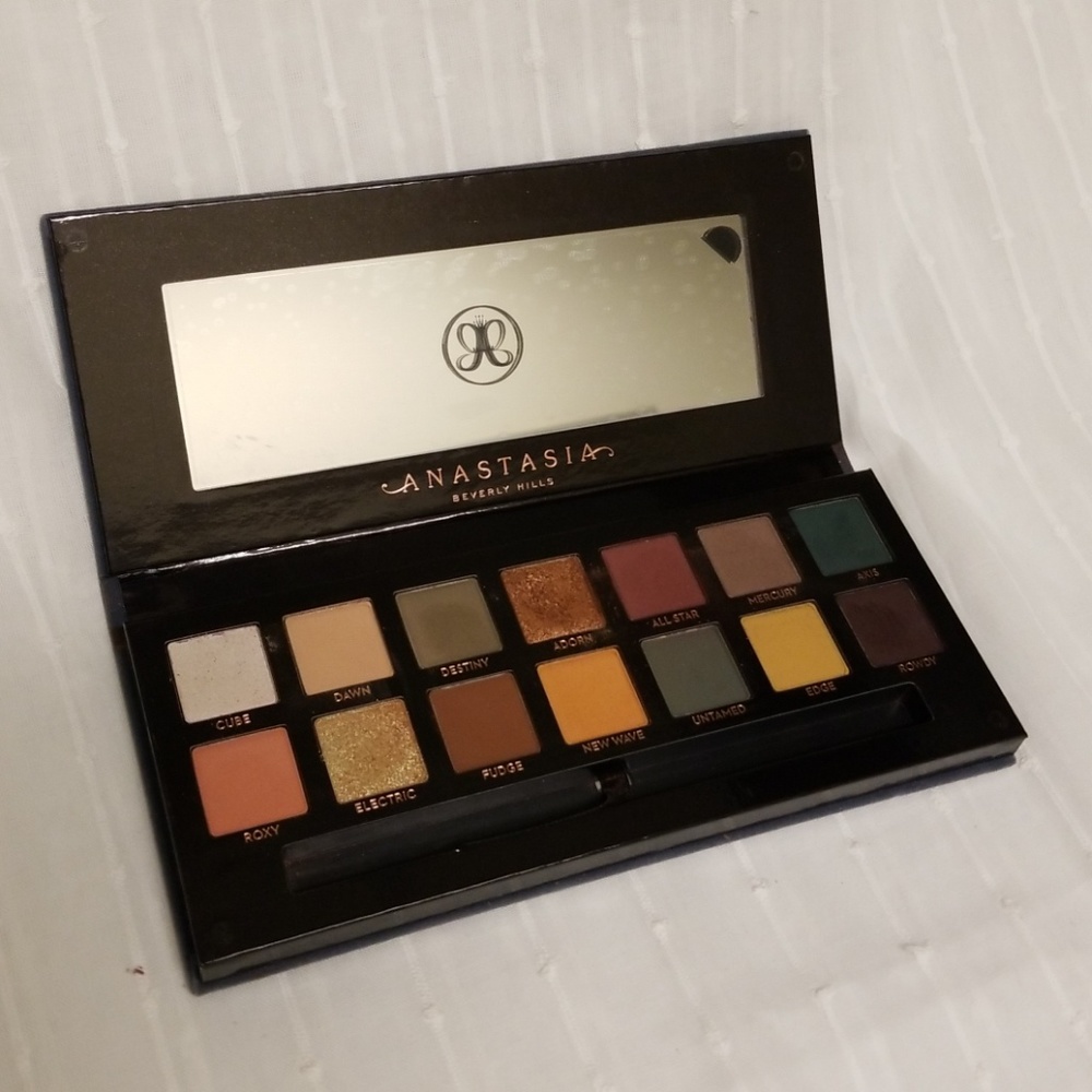 SOLD! Anastasia Subculture Eyeshadow palette